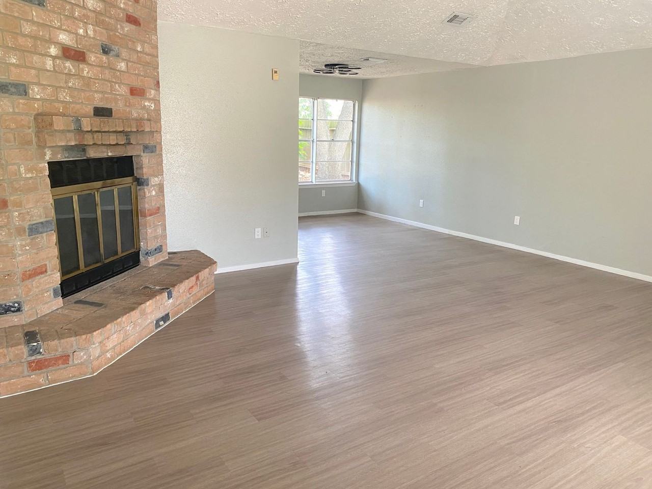 16222 Summer Dew Ln - Photo 6 of 23