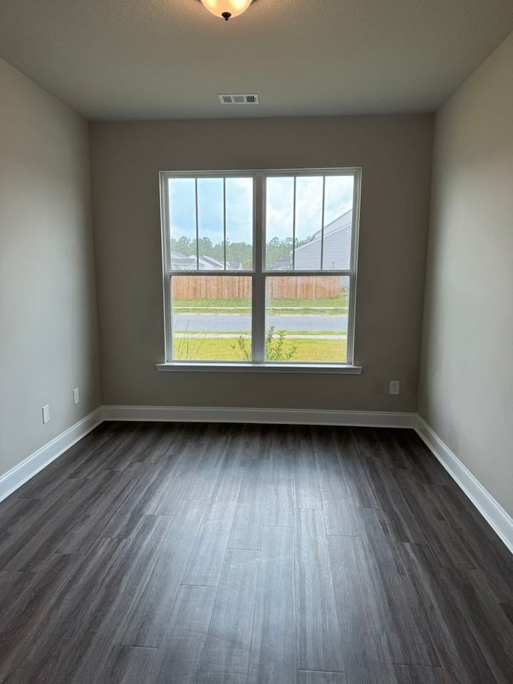 259 Timberlake Dr - Photo 3 of 14