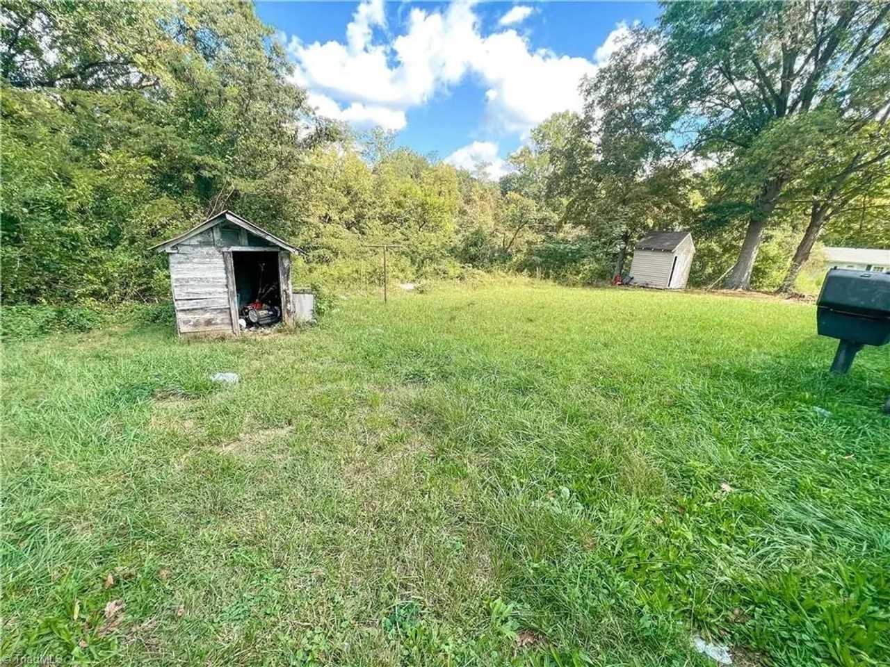 1105 Wilson Pl - Photo 7 of 12