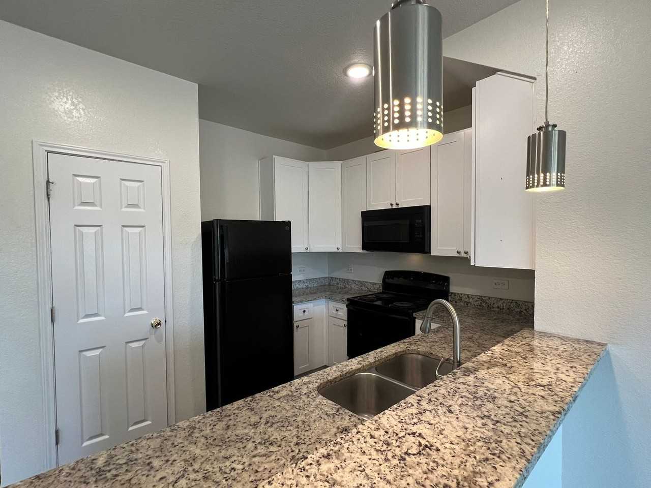6938 Crestway Rd - Photo 3 of 24