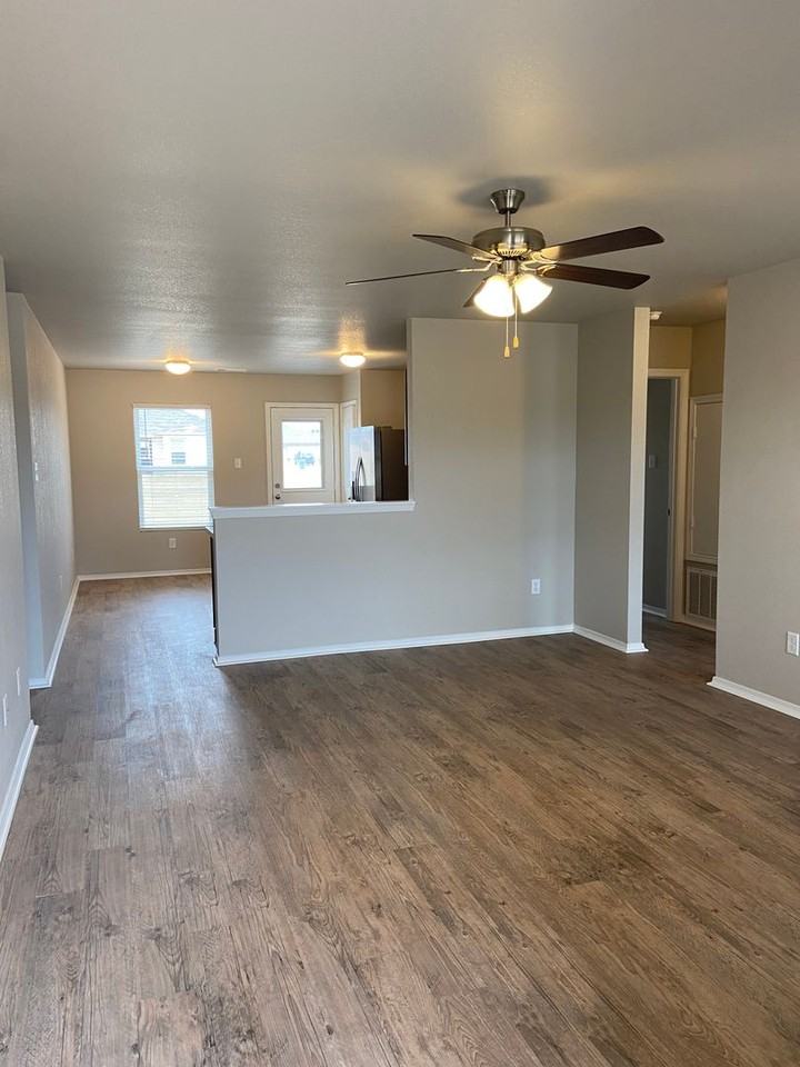 3809 Travers Ln - Photo 5 of 20