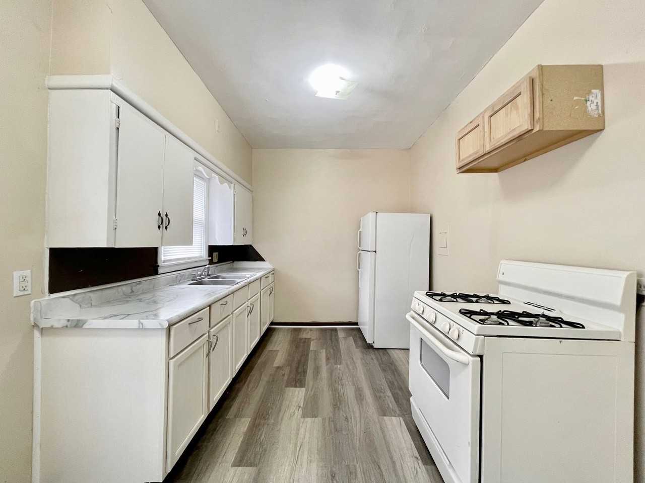 White Ave 441 - Photo 3 of 9