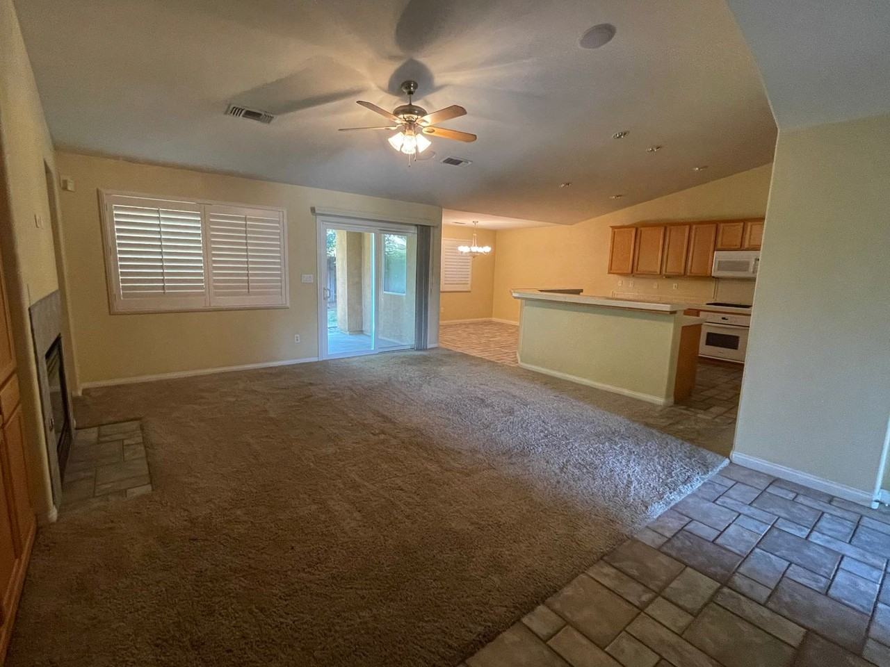 12113 Stonington St - Photo 2 of 19