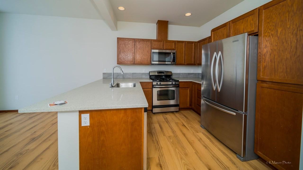 9200 11th Pl Ne - Photo 2 of 10