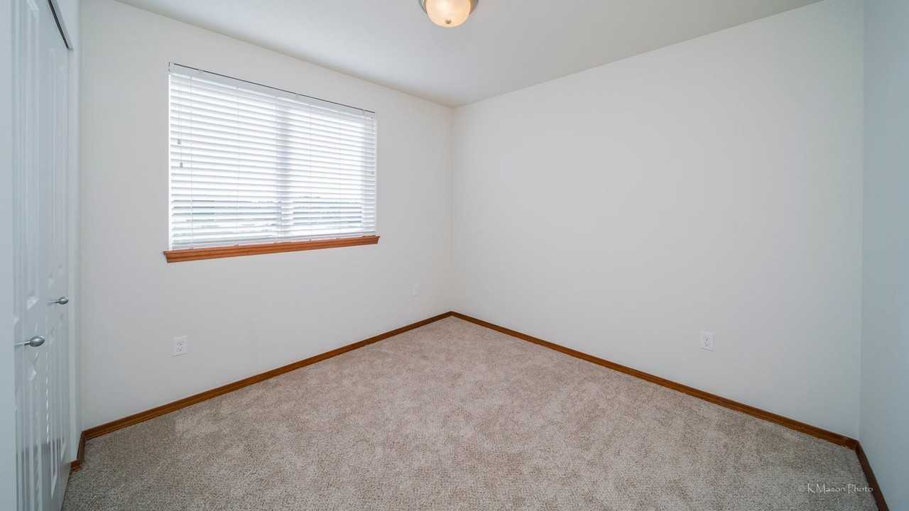 9200 11th Pl Ne - Photo 5 of 10