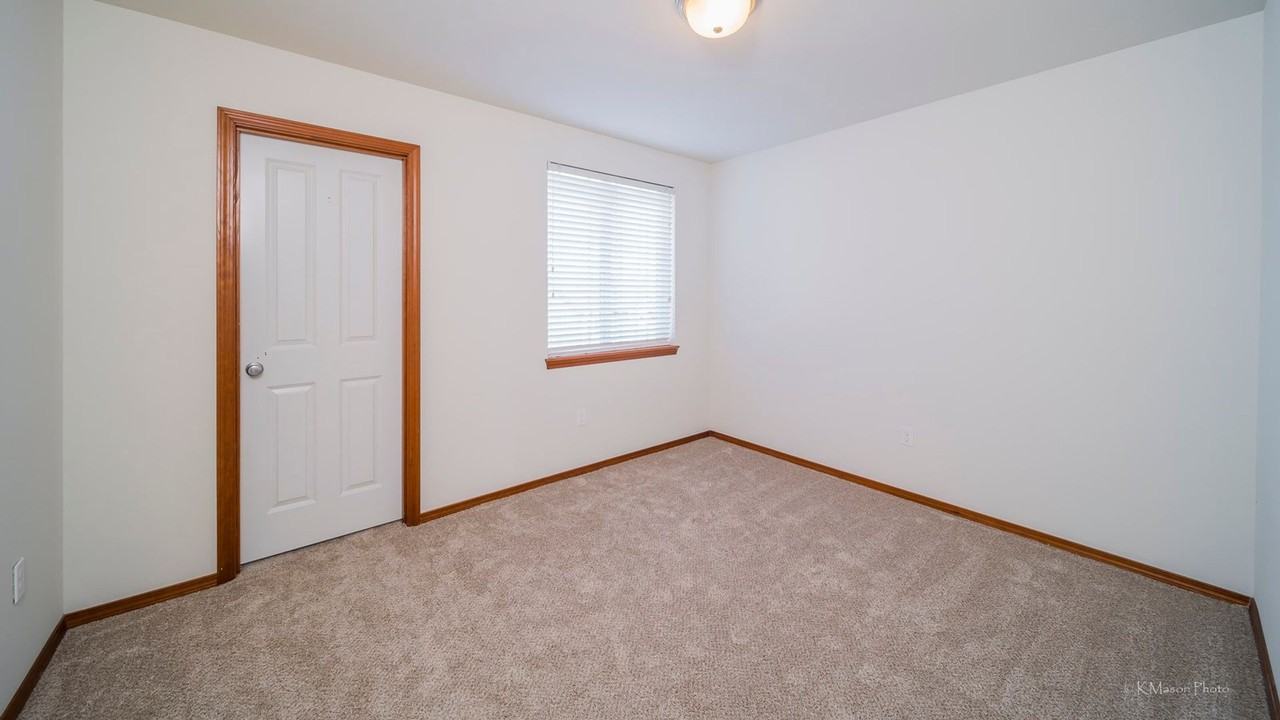 9200 11th Pl Ne - Photo 6 of 10