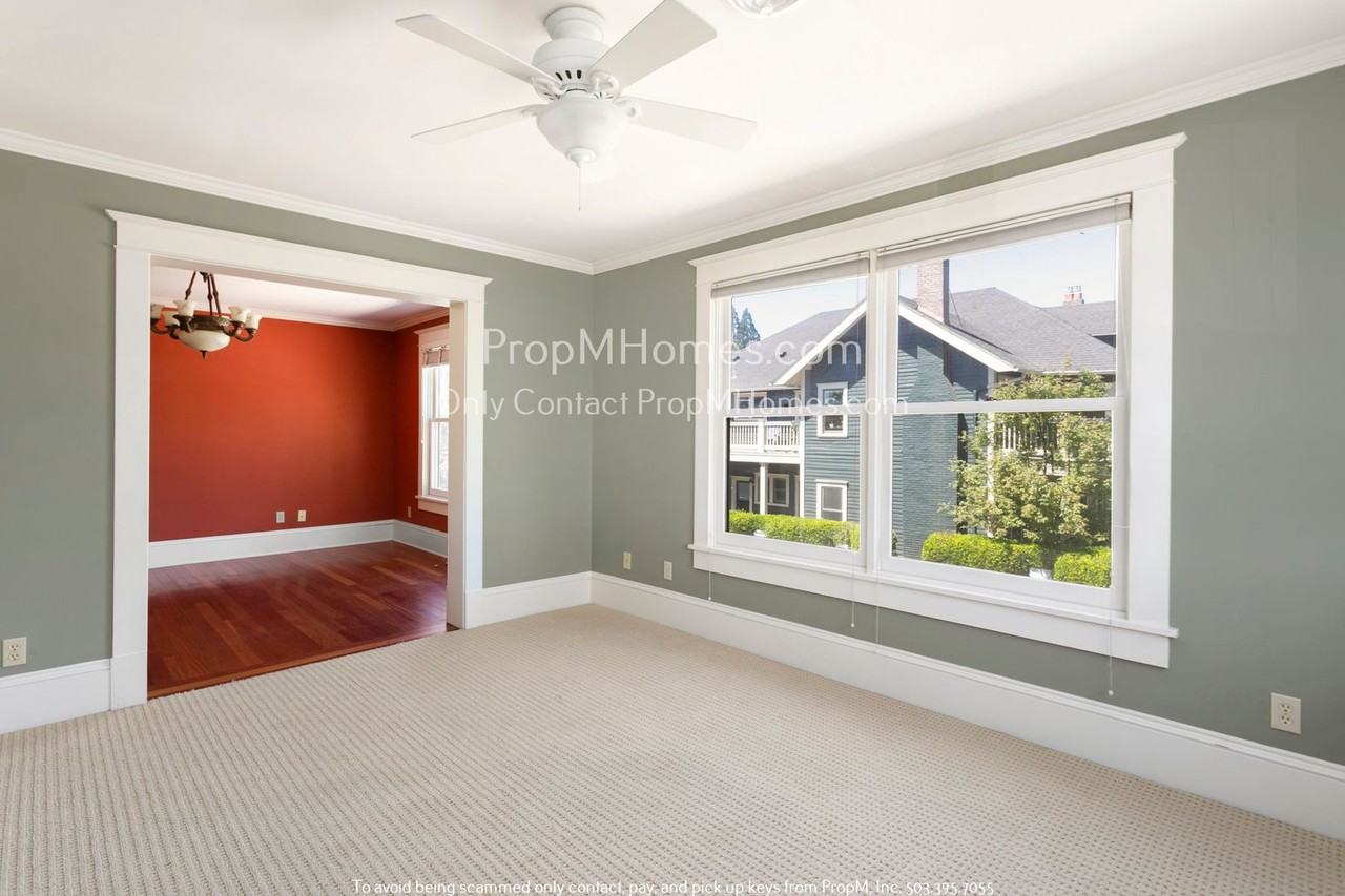 5933 Se Division St - Photo 4 of 17