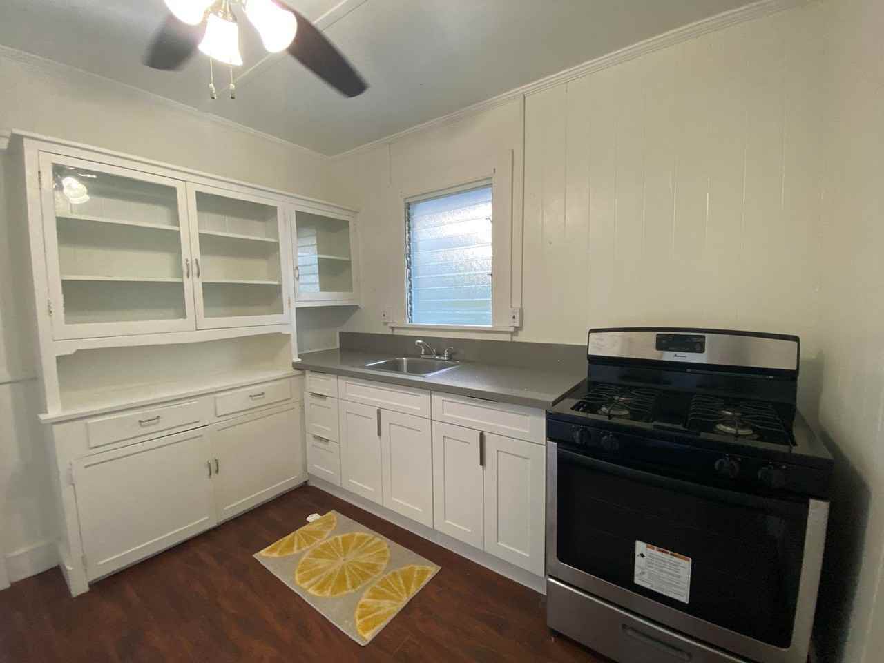 718 Hoawa St - Photo 2 of 9