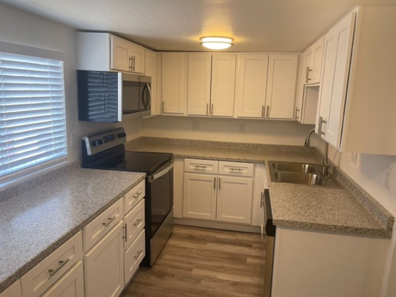 11th Street Triplex - Photo 2 of 8