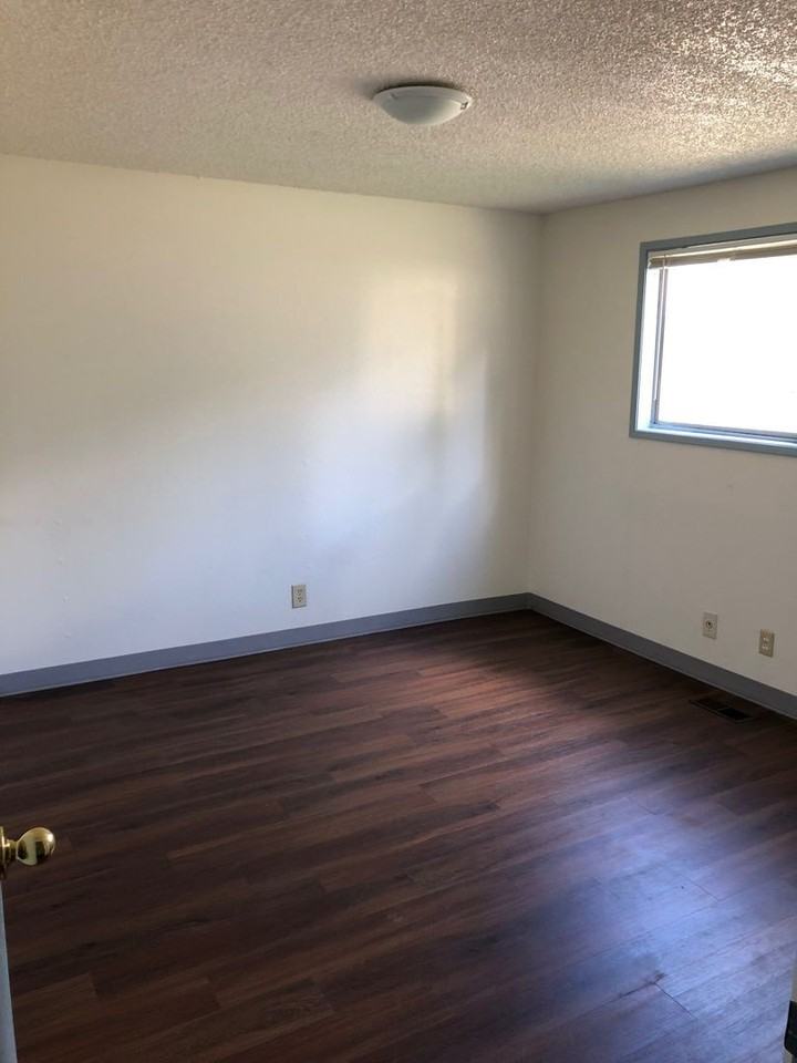 1906 Dawn Ct - Photo 4 of 8