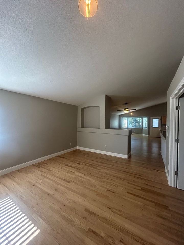 11248 W Progress Ave - Photo 3 of 36