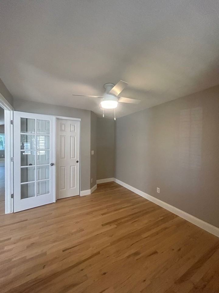 11248 W Progress Ave - Photo 7 of 36