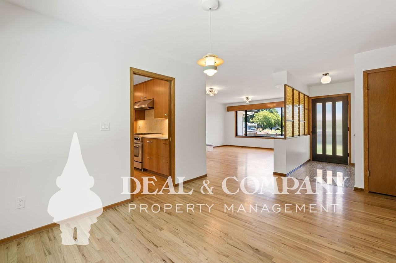 3357 Se Sherrett St - Photo 3 of 20