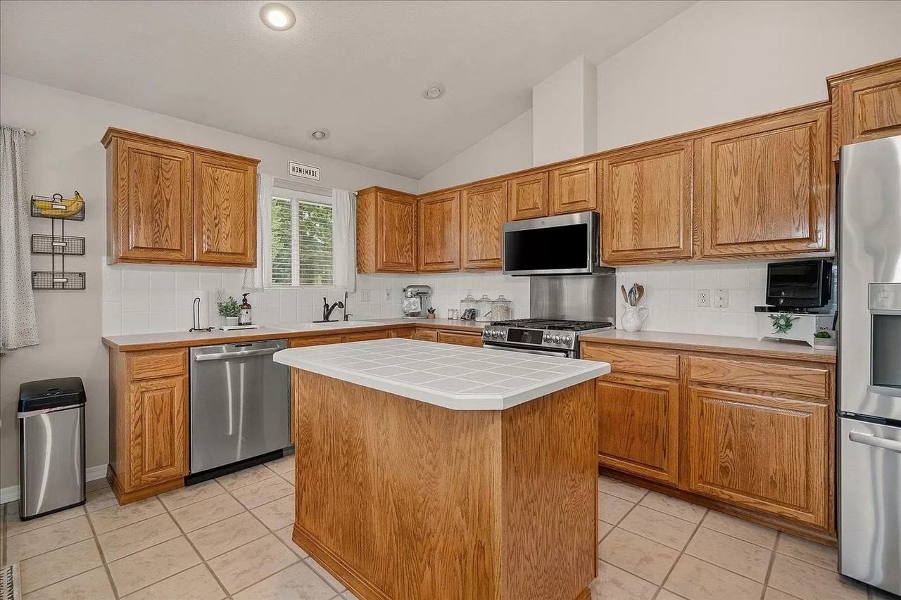 4847 S Kip Ln - Photo 3 of 5
