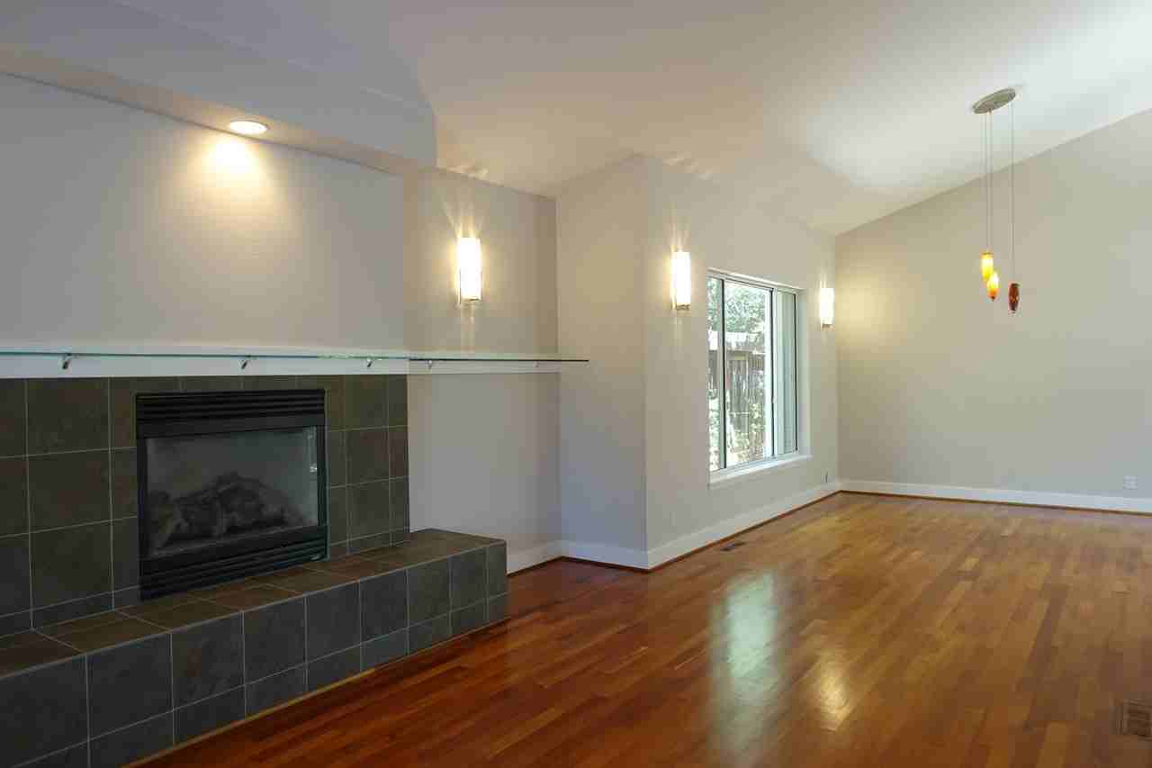 433 Azalea Way - Photo 3 of 20