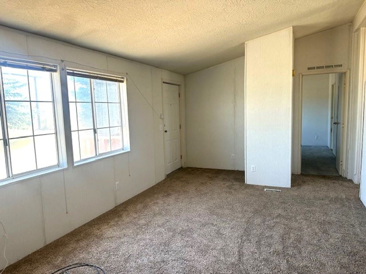 923 Marshall Ave - Photo 3 of 19