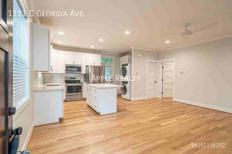 1111 Georgia Ave Apt C - Photo 2 of 21