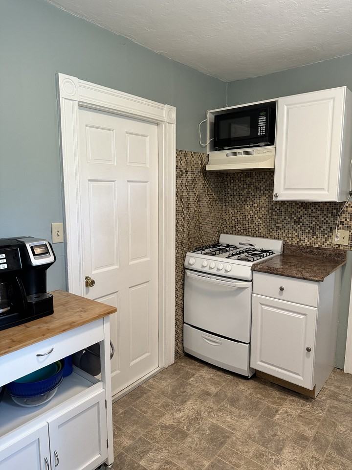 6 Lincoln St #2 - Photo 5 of 10
