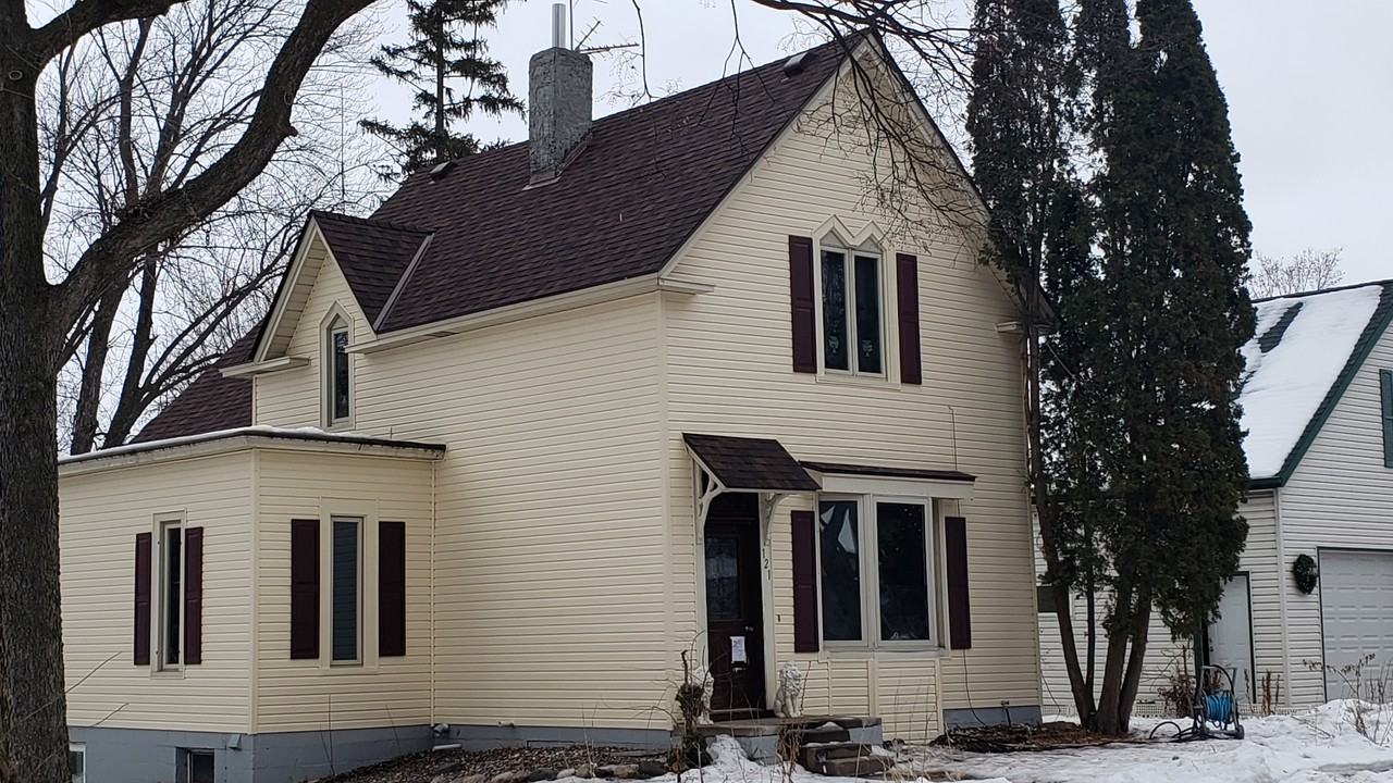 121 2nd St S #NA - Photo 3 of 34