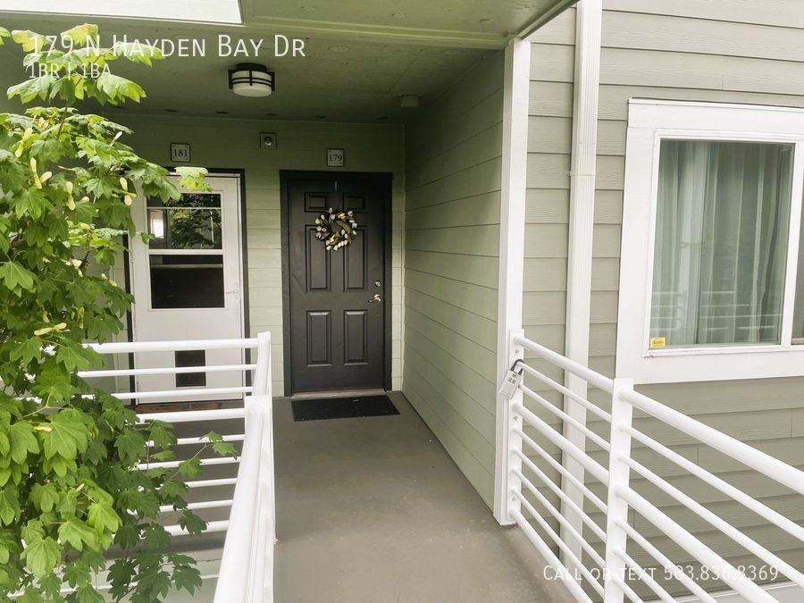 179 N Hayden Bay Dr - Photo 2 of 43