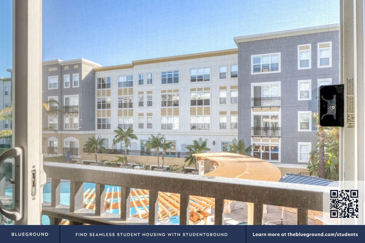 367 Santana Row - Photo 7 of 112