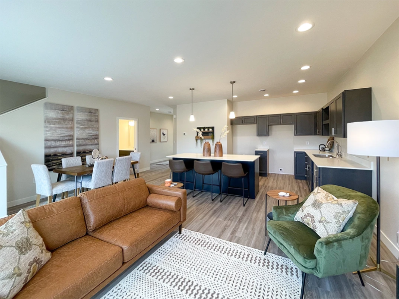 1911 13th Ave Ne - Photo 2 of 11