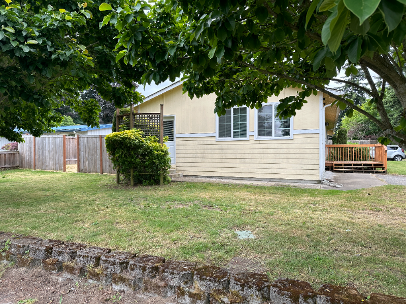 602 Alexander Ave - Photo 2 of 11