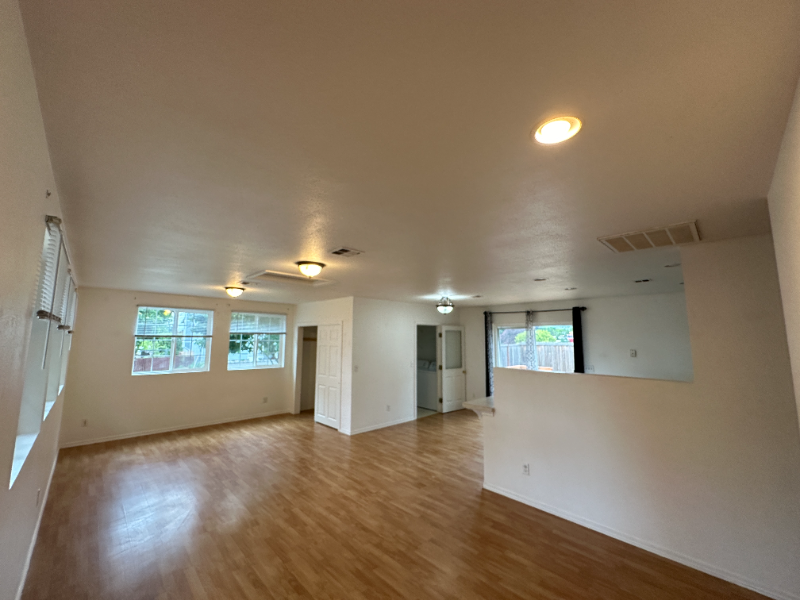 602 Alexander Ave - Photo 3 of 11