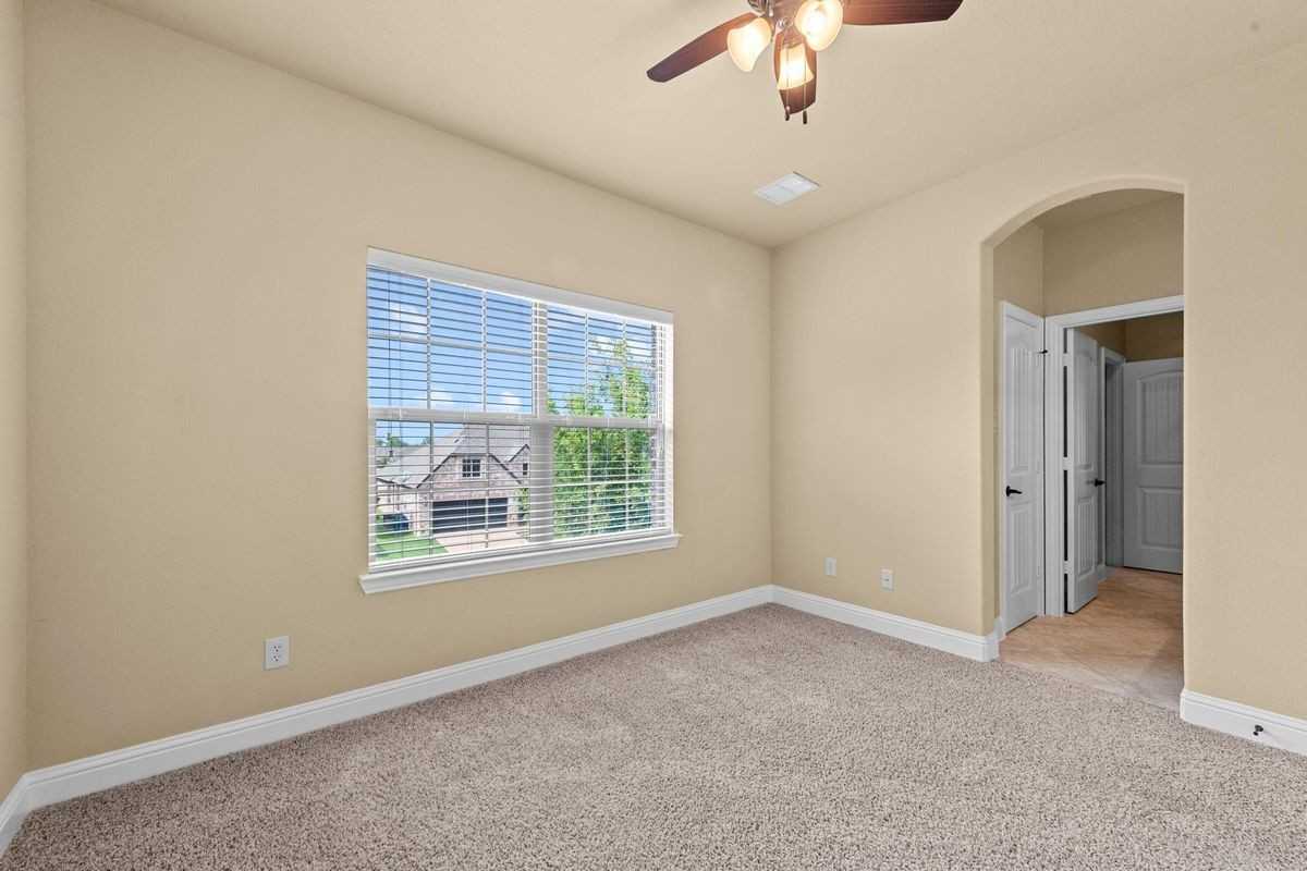 5613 Fox Chase Ln - Photo 6 of 11