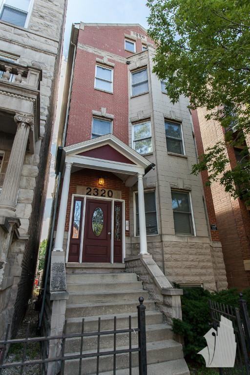 2320 North Southport Avenue - Photo 2 of 10