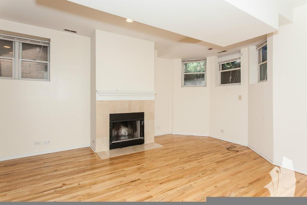 2320 North Southport Avenue - Photo 5 of 10