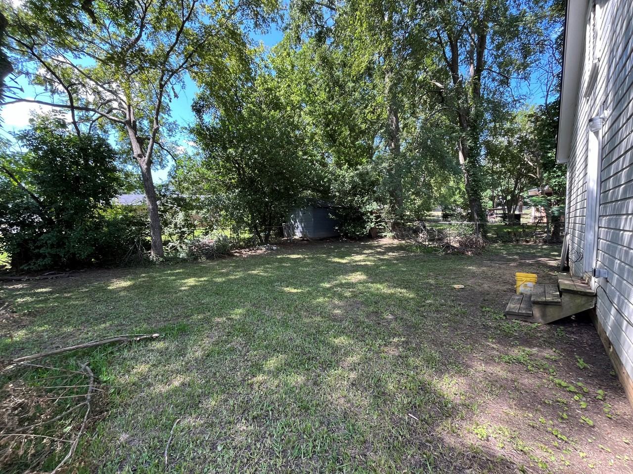 106 Glendale Ave - Photo 3 of 4