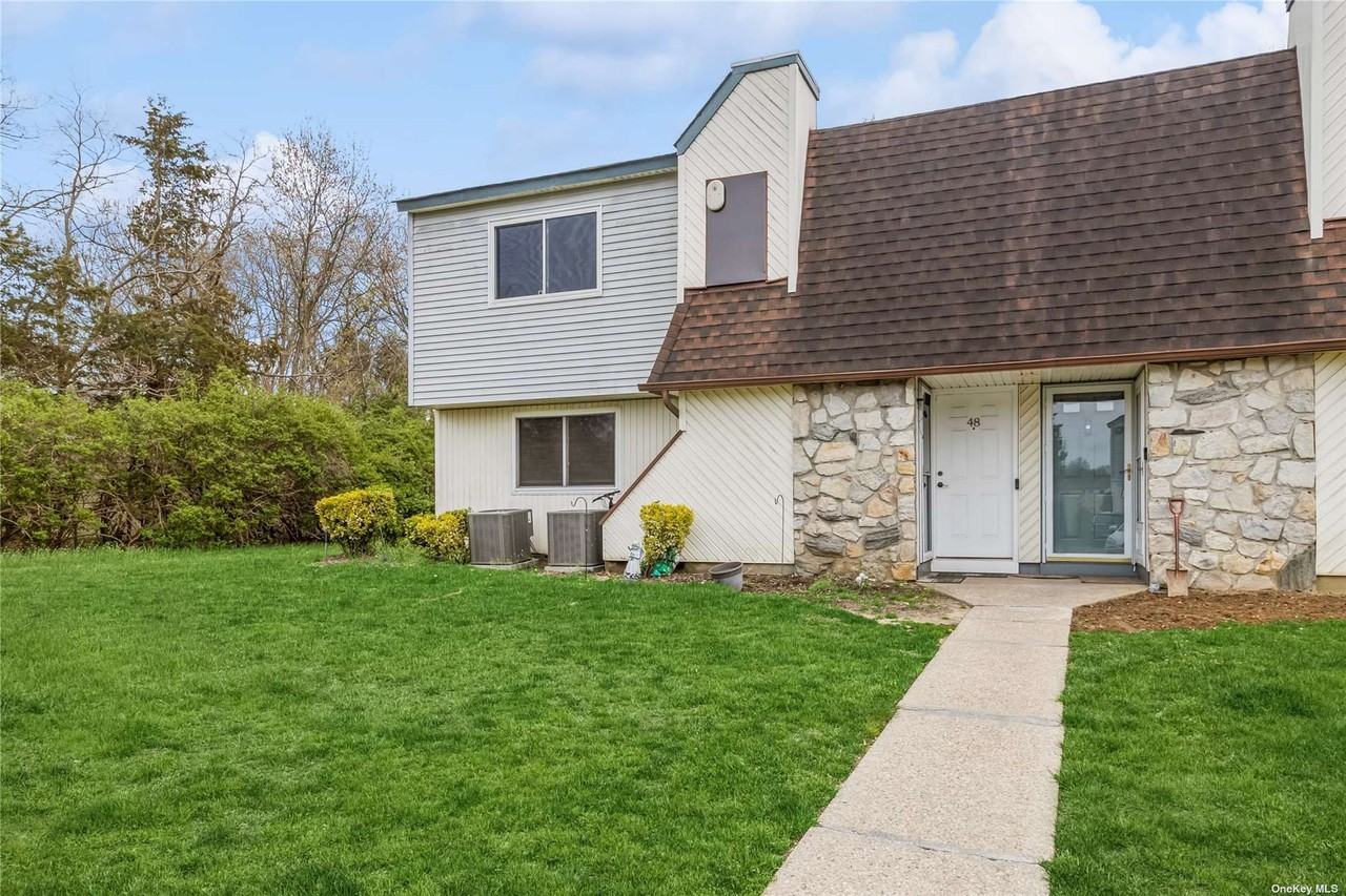 48 Pointe Cir S - Photo 2 of 33