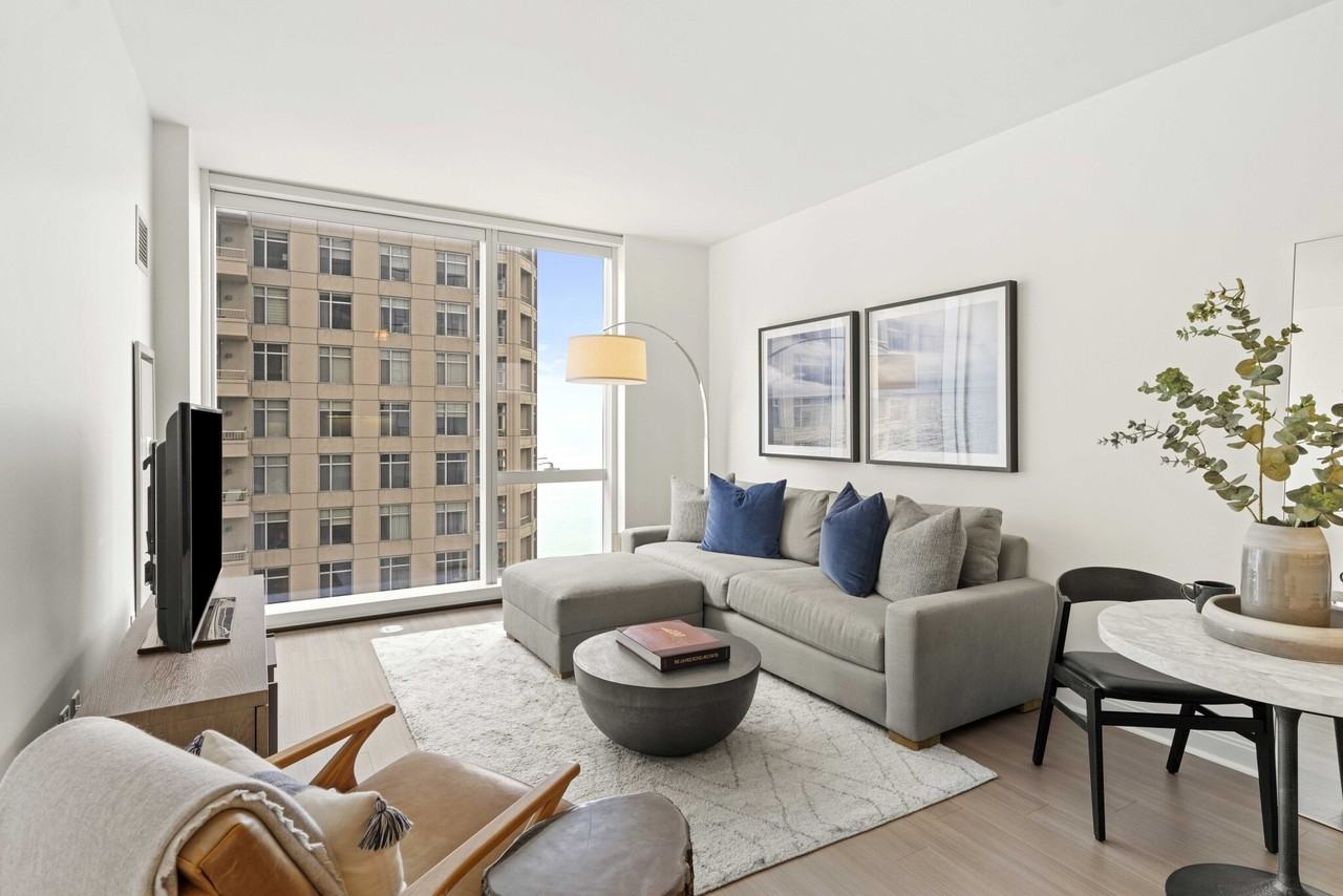 500 N Lake Shore Dr #1-1 - Photo 2 of 31