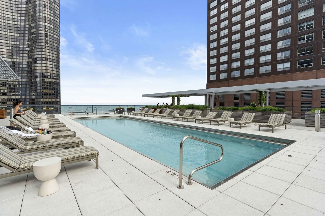 500 N Lake Shore Dr - Photo 5 of 26