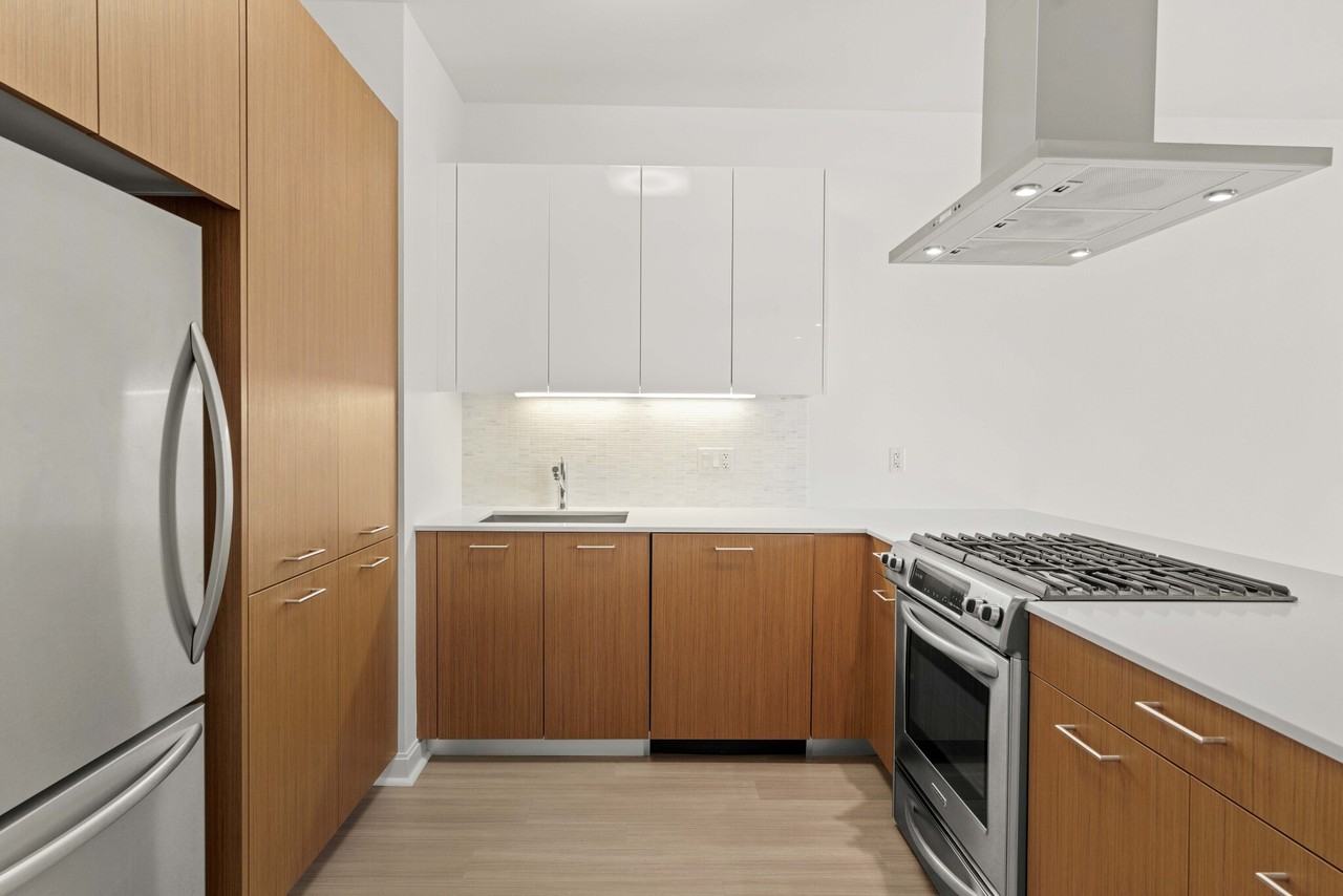 500 N Lake Shore Dr - Photo 3 of 30