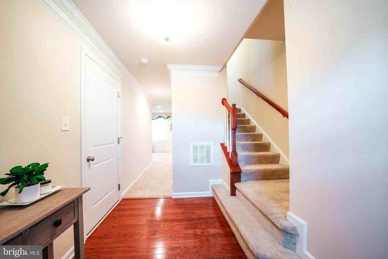 2111 Elm Tree Knl - Photo 3 of 20