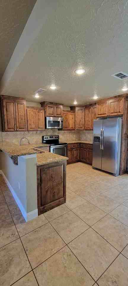 404 Almond Tree Ln - Photo 4 of 35