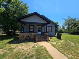 featured image of 617 N Bonita Ave