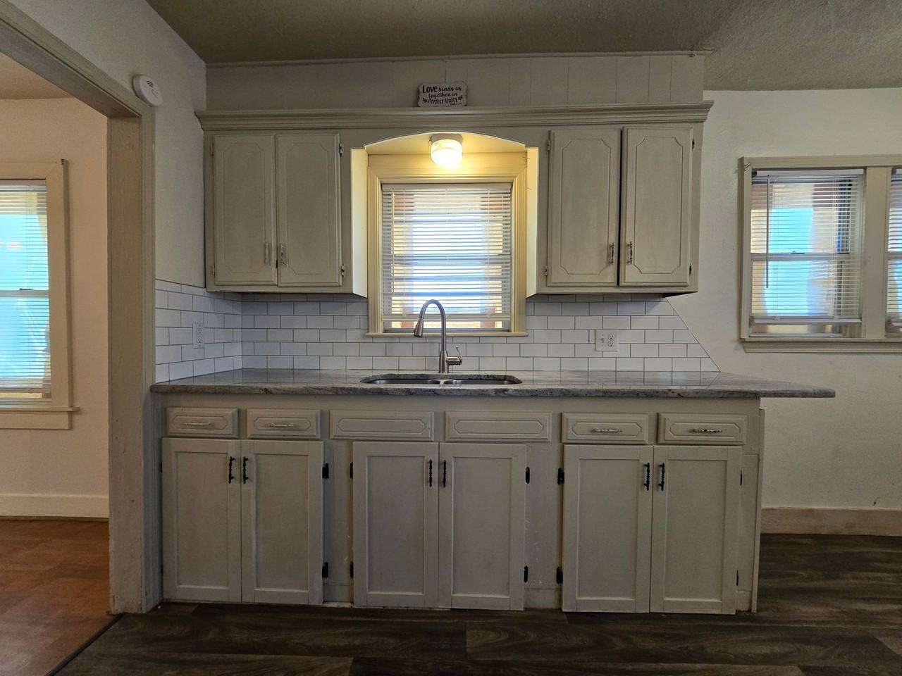 617 N Bonita Ave - Photo 3 of 29