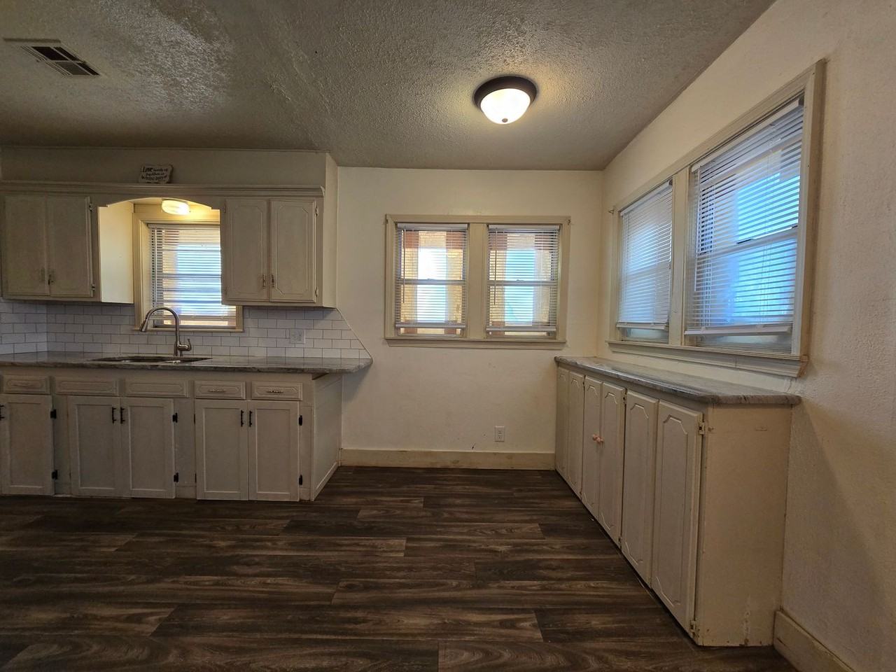 617 N Bonita Ave - Photo 4 of 29
