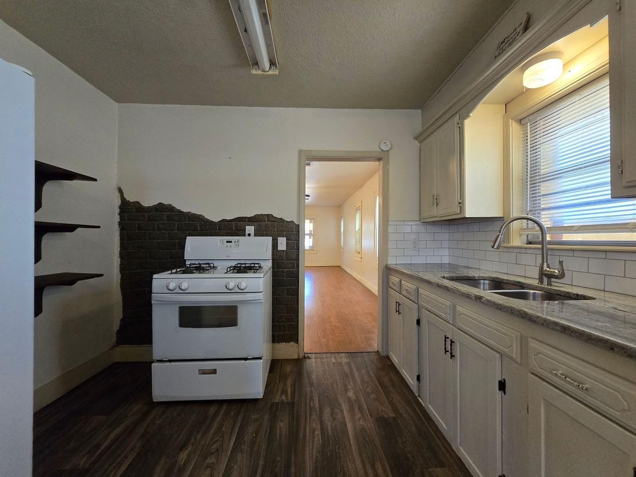 617 N Bonita Ave - Photo 6 of 29