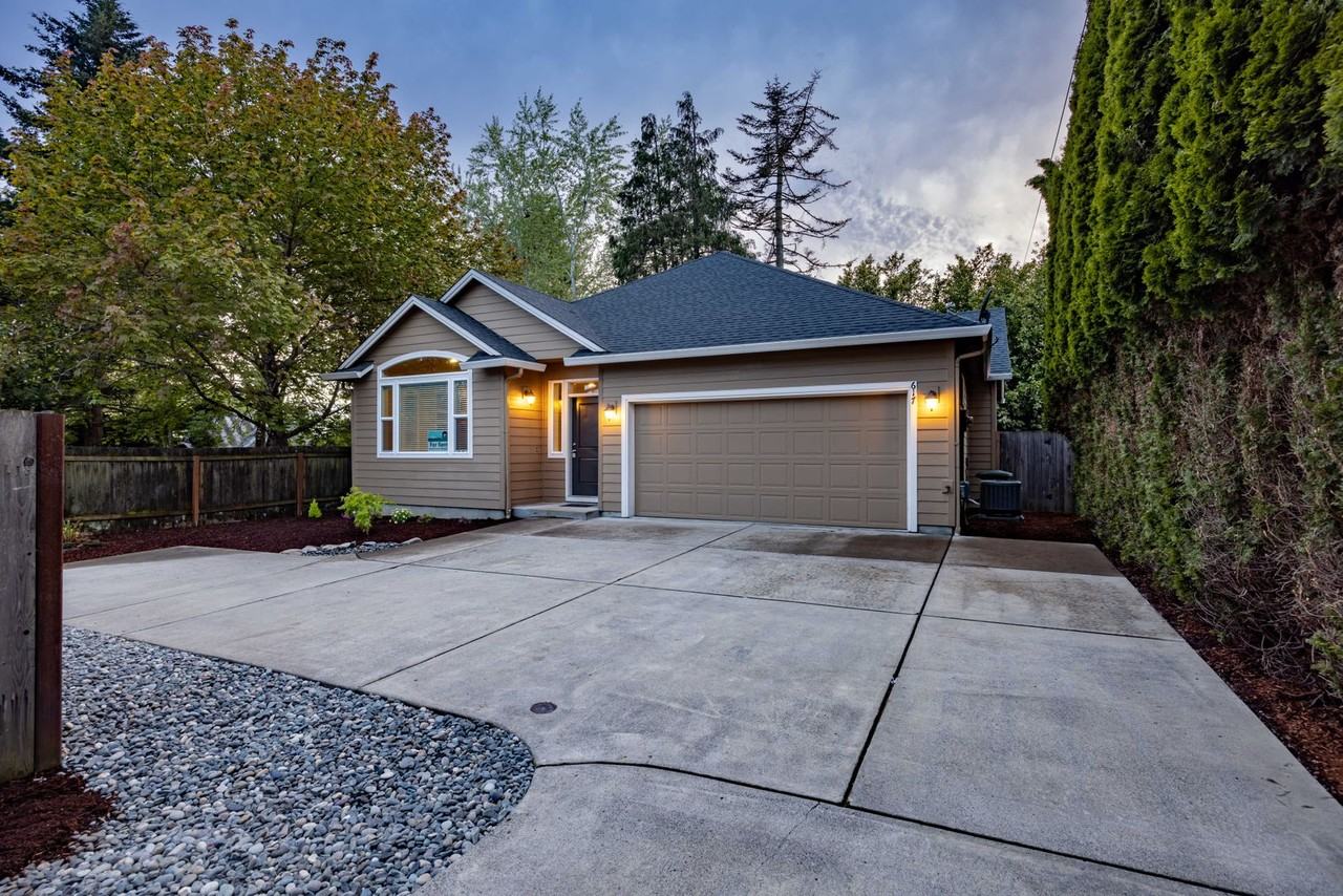 617 12th St - Photo 2 of 19