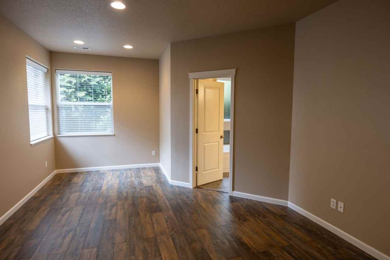 617 12th St - Photo 7 of 19