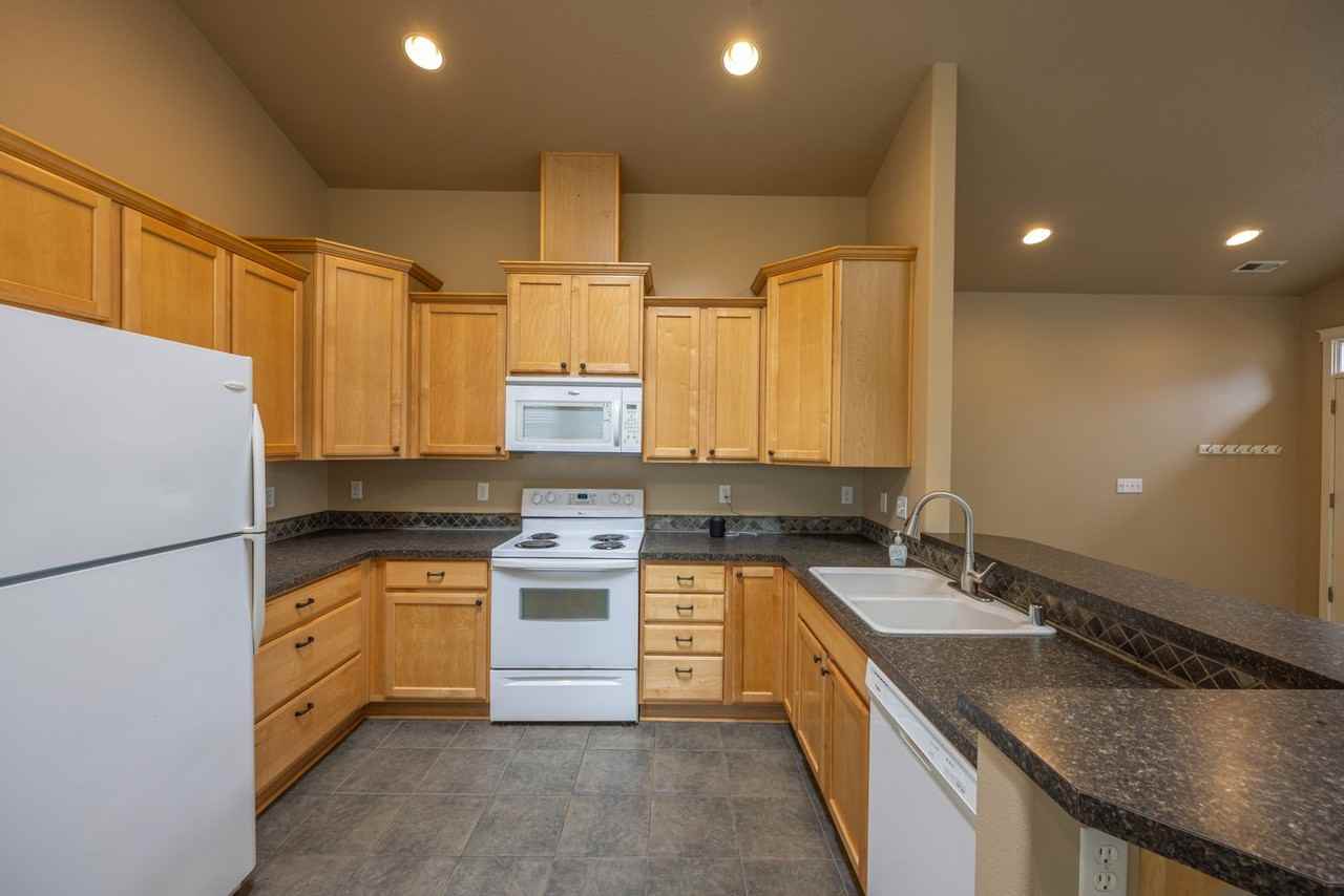 617 12th St - Photo 6 of 19