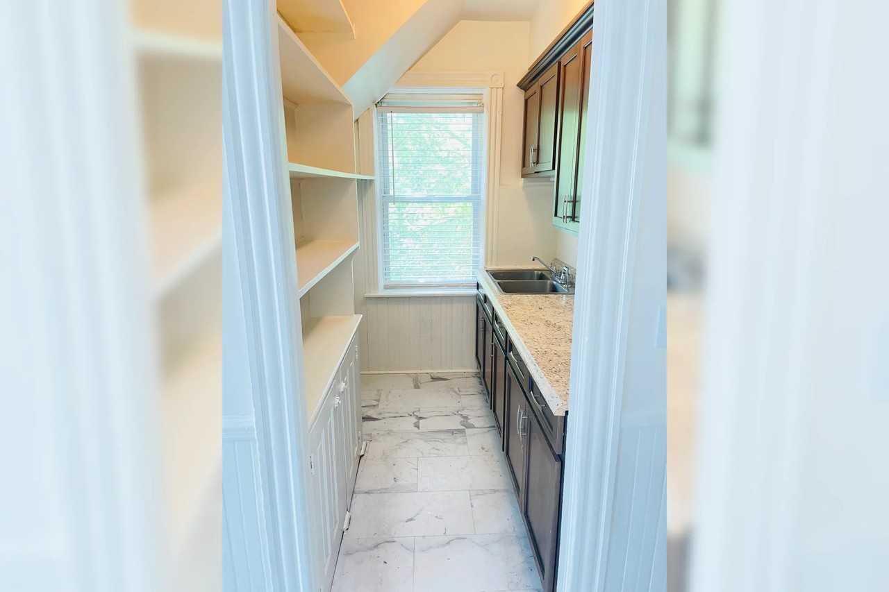 134136 Ruggles St Unit 2 - Photo 3 of 8