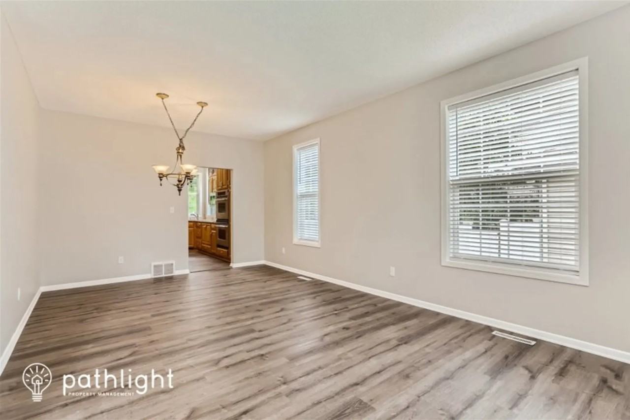 15012 Viewcrest Ln - Photo 2 of 32