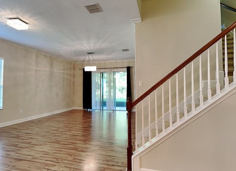 2860 Eastham Ln - Photo 2 of 28