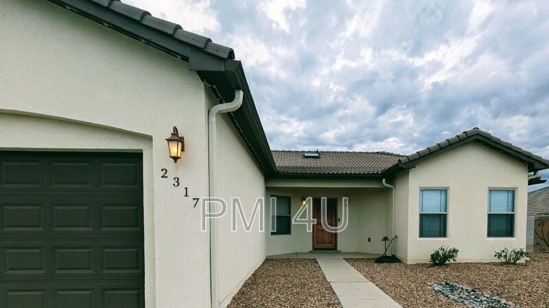 2317 Garden Rd Ne - Photo 2 of 47