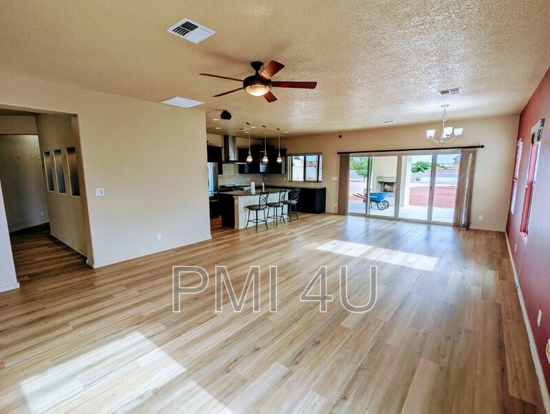 2317 Garden Rd Ne - Photo 7 of 47